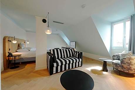 Suite with Sofa Bed