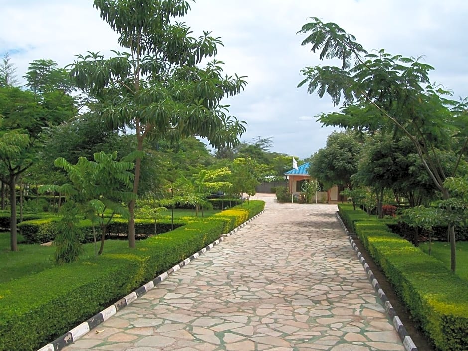 Fanaka Safaris Campsite & Lodges