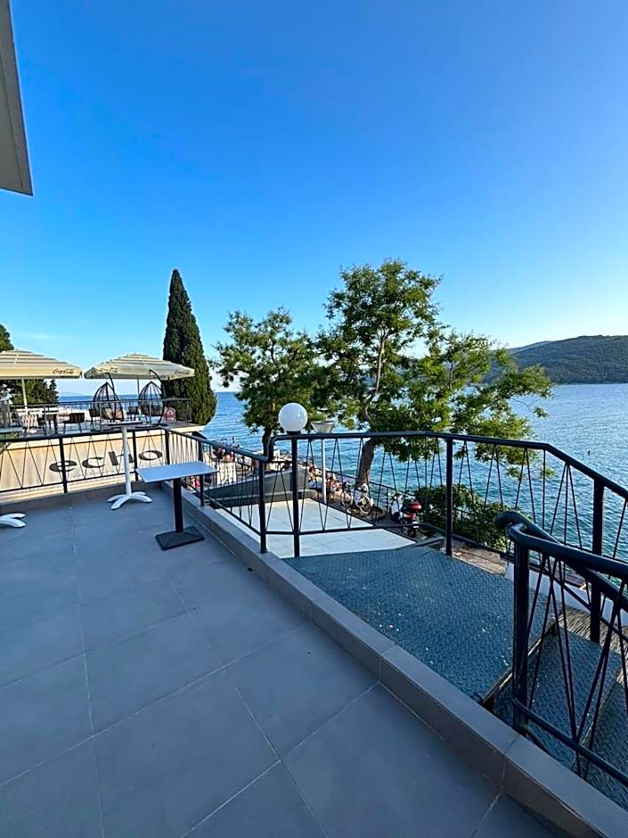 "Echo" B&B rooms, boutique beach hotel