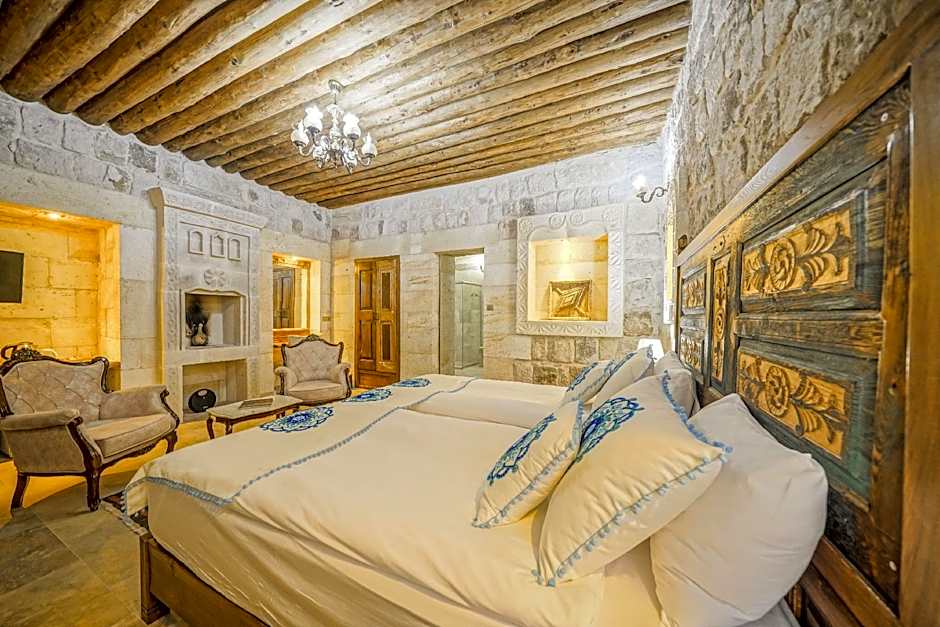 Serenus Cave Suites