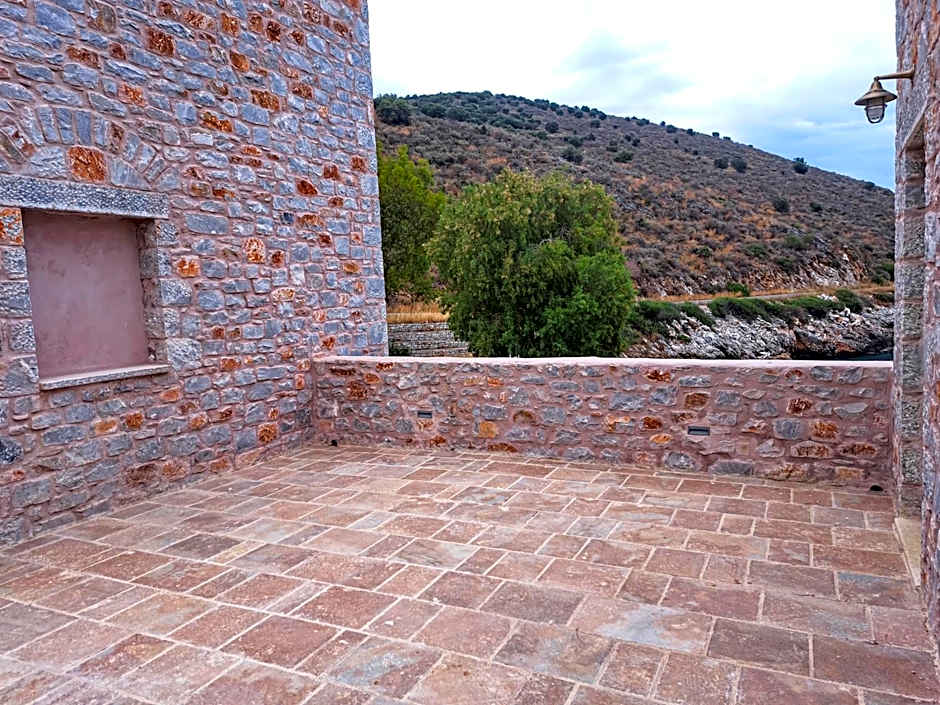 Arapis Rooms & Suites