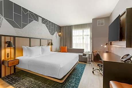 King Room - Accessible/Non-Smoking