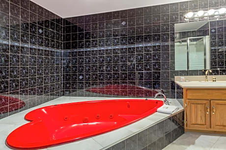 King Suite - Non-Smoking