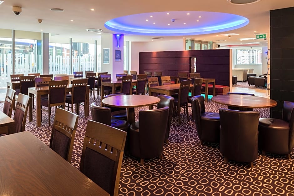 Holiday Inn Express Swiss Cottage – London, 07
