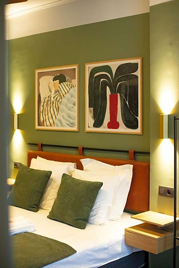 Gillis Eight Guest Rooms by Romy&Travis