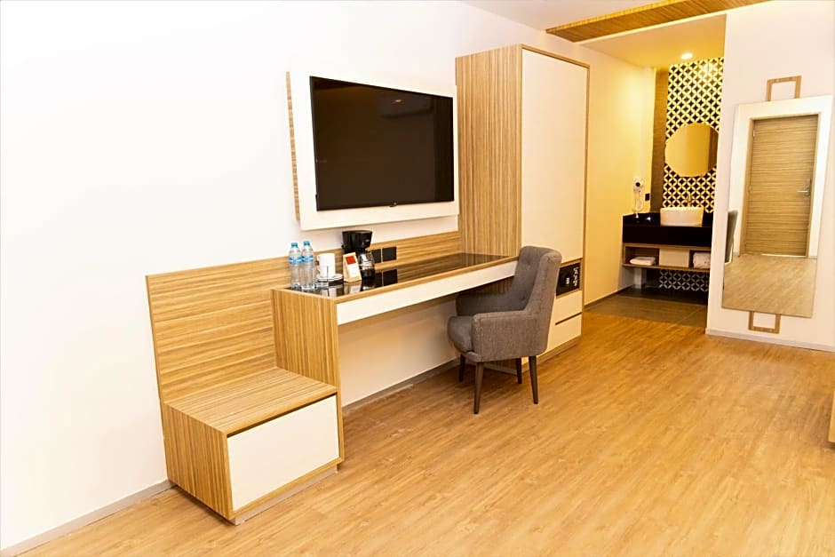 Hotel Plaza by Kavia