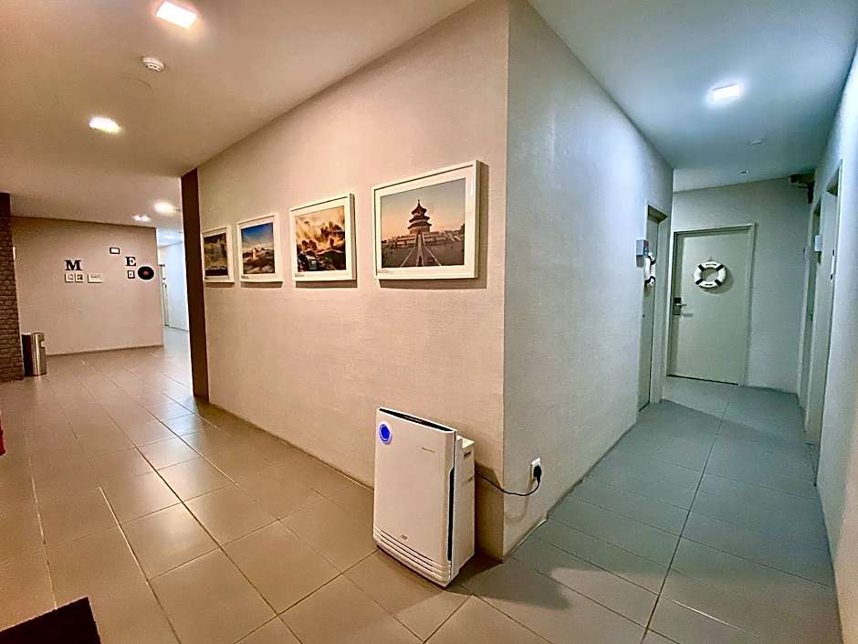 Lighthouse Hotel & Shortstay