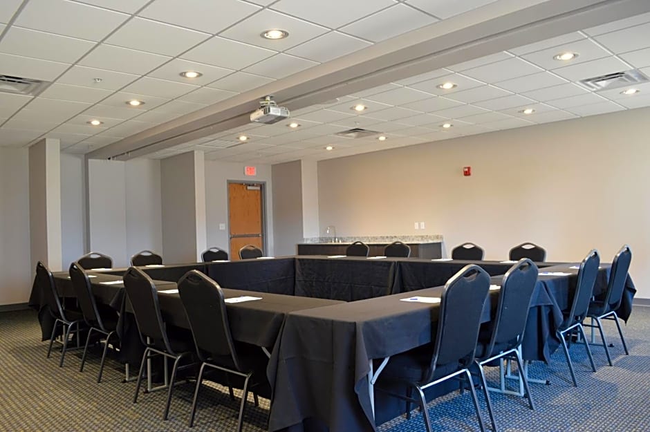 Holiday Inn Express & Suites Tulsa NE, Claremore, an IHG Hotel
