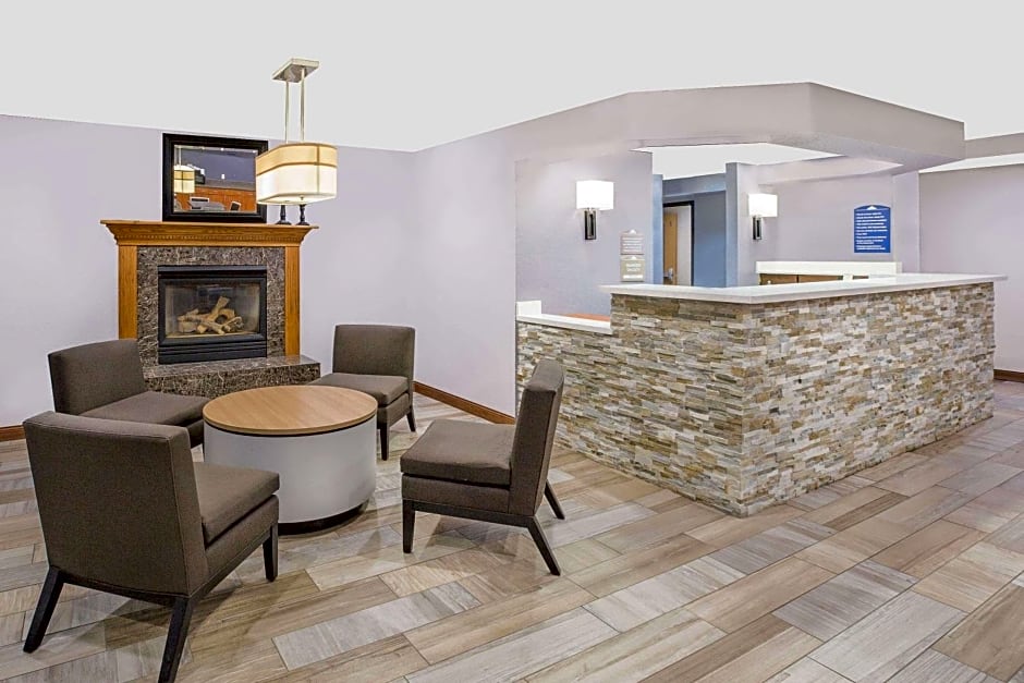MICROTEL Inn and Suites - Ames