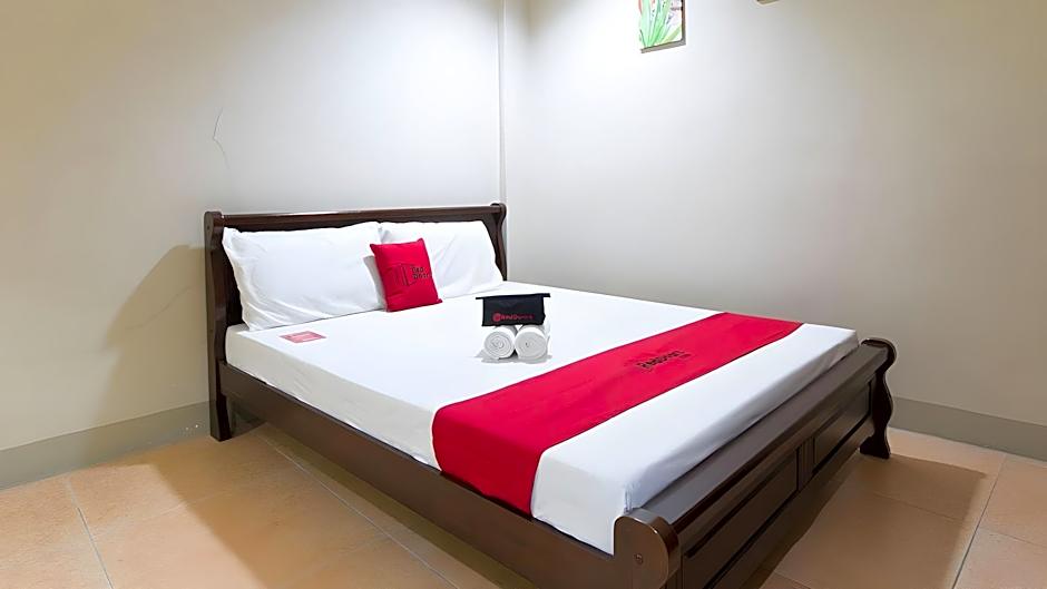 RedDoorz @ Teofila Lodge
