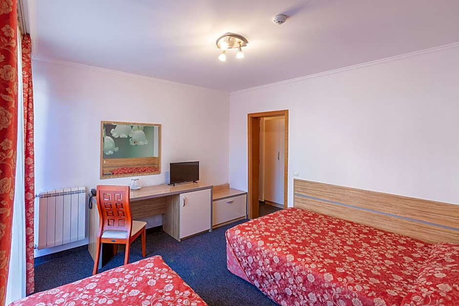 Семеен Хотел Опера