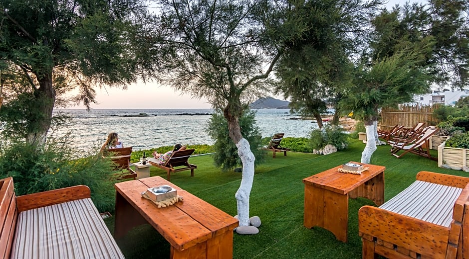 Niki Savvas Rooms & Studios