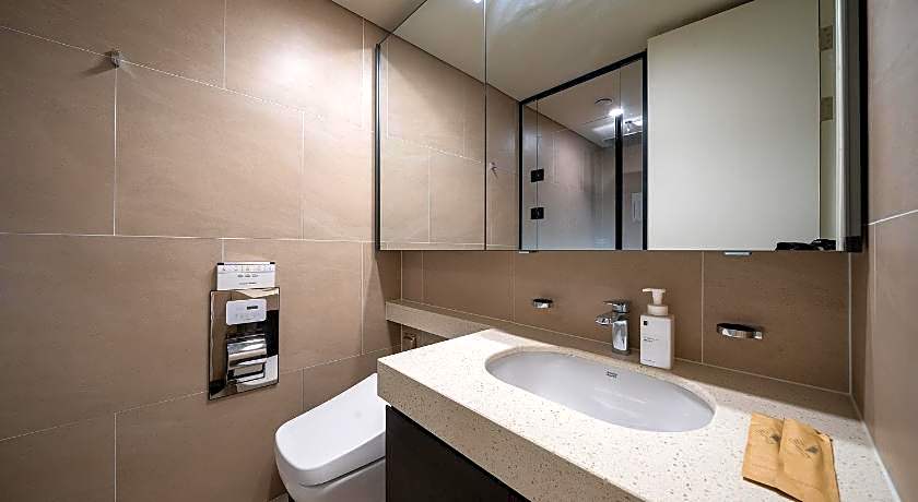 UH FLAT SIGNATURE DAEGU 