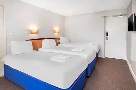 Superior Room - 3 Single Beds