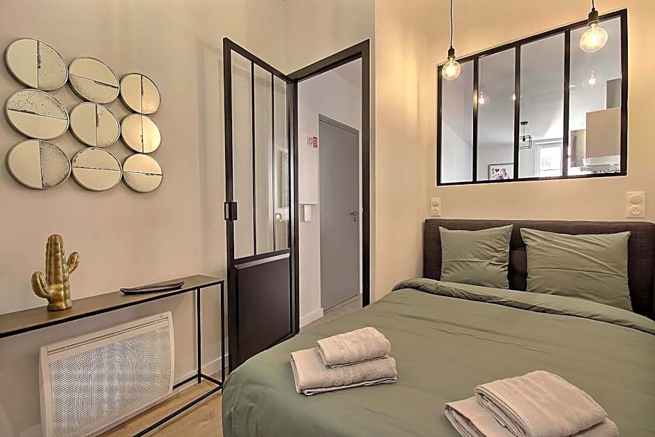 LES TOITS DU VIEUX-PORT