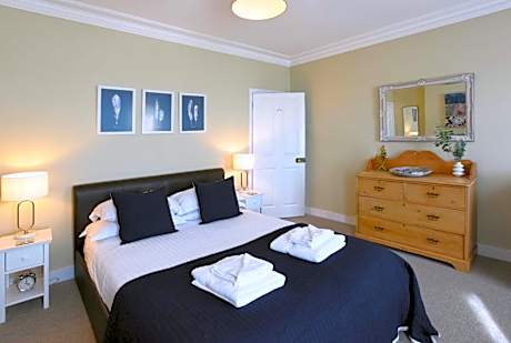 Style Meets Soul - Famous Art House Close To Centre - Free Parking