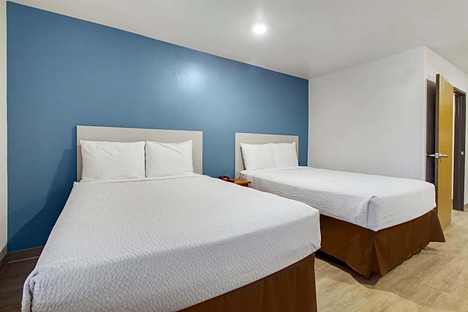 WoodSpring Suites Conroe