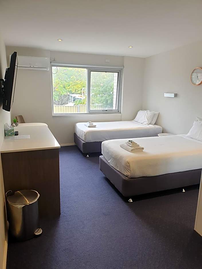 Carlton Suites