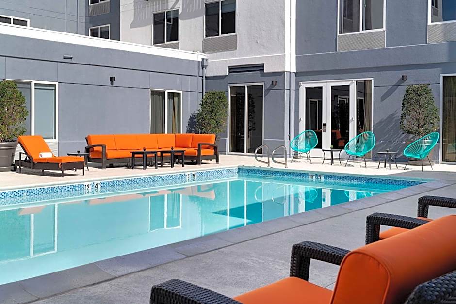 Aloft Mountain View