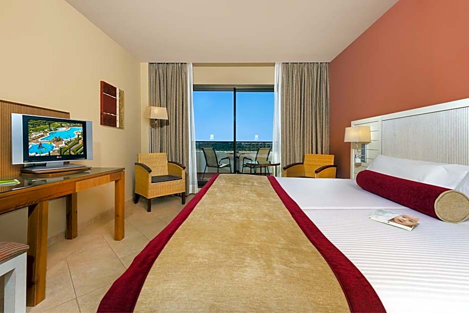Photo 1 of 4 of 1 Double Bed or 2 Beds, Side Sea View