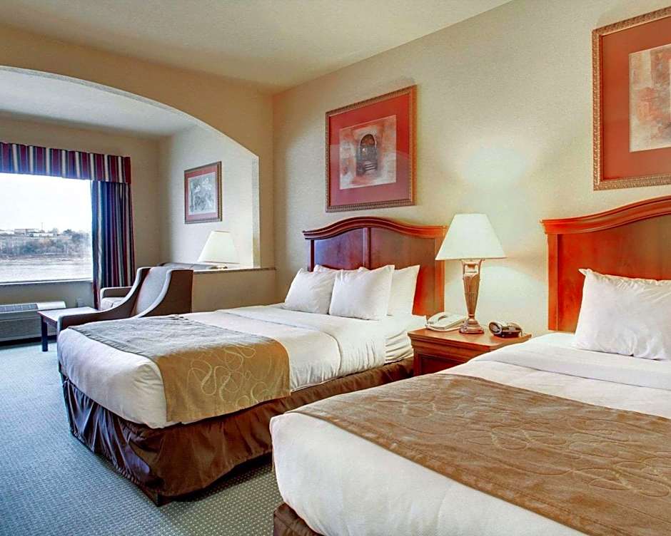 Clarion Suites Vidalia Riverfront