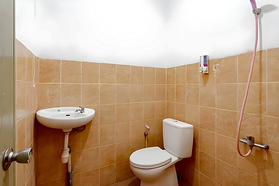 RedDoorz near Pasar Klandasan Balikpapan