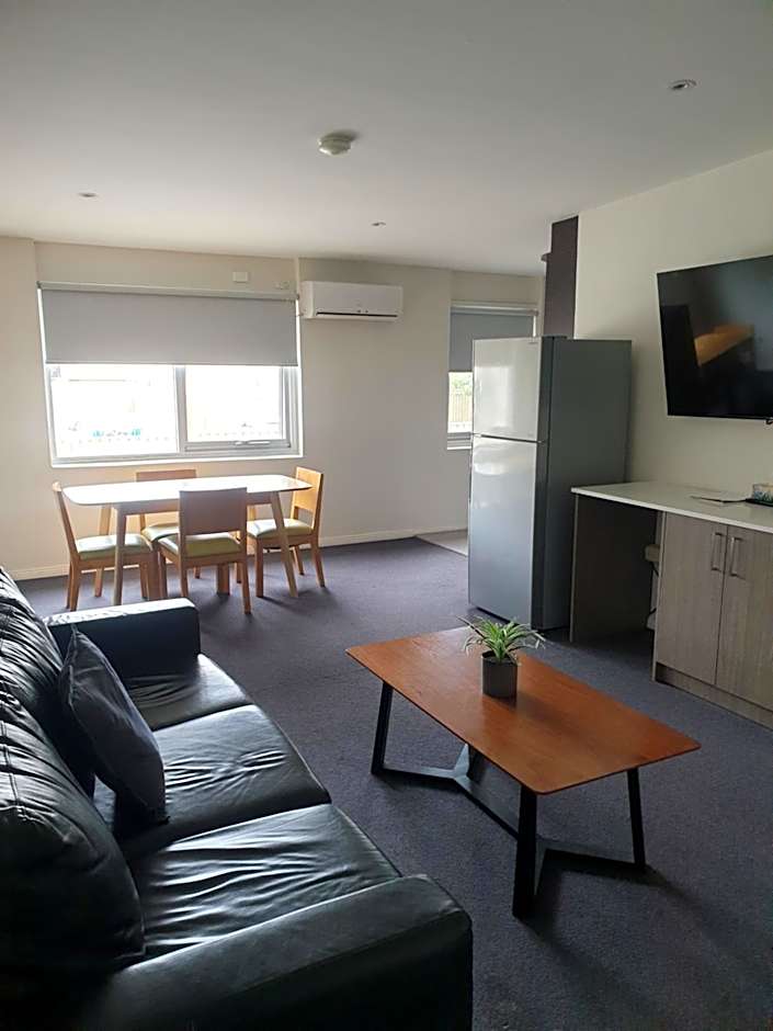 Carlton Suites