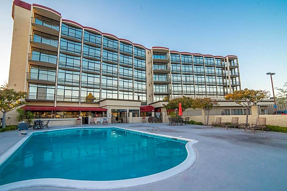 Oakland Airport Executive Hotel