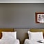 Living Place Hotel