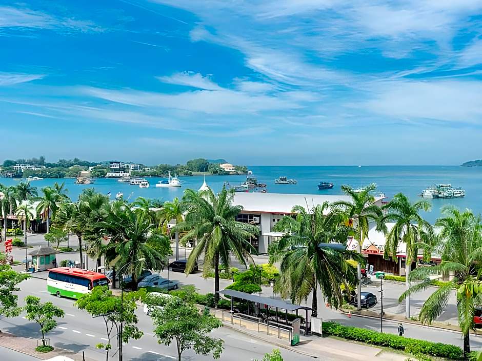 Kk Waterfront Hotel