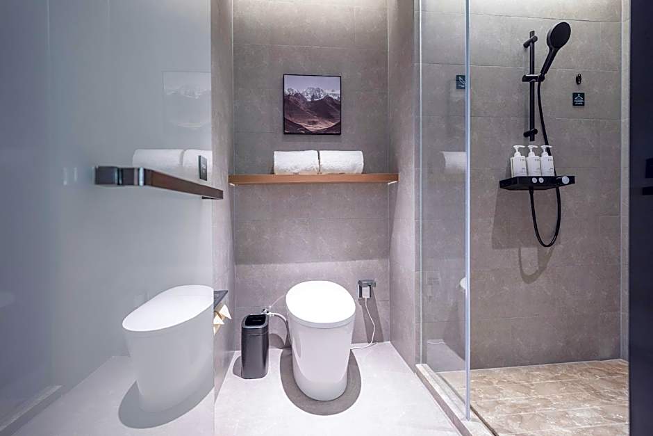 Atour Hotel Urumqi High-speed Railway Station Xiaolvgu Park