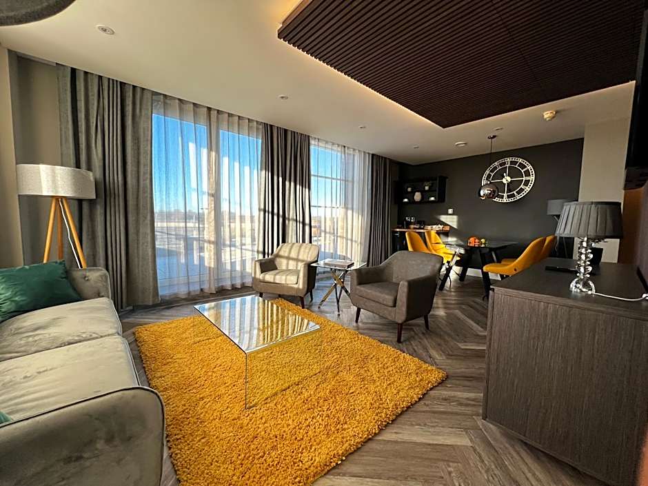 The Orchard Hotel & Restaurant