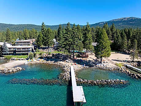Red Wolf Lakeside Lodge
