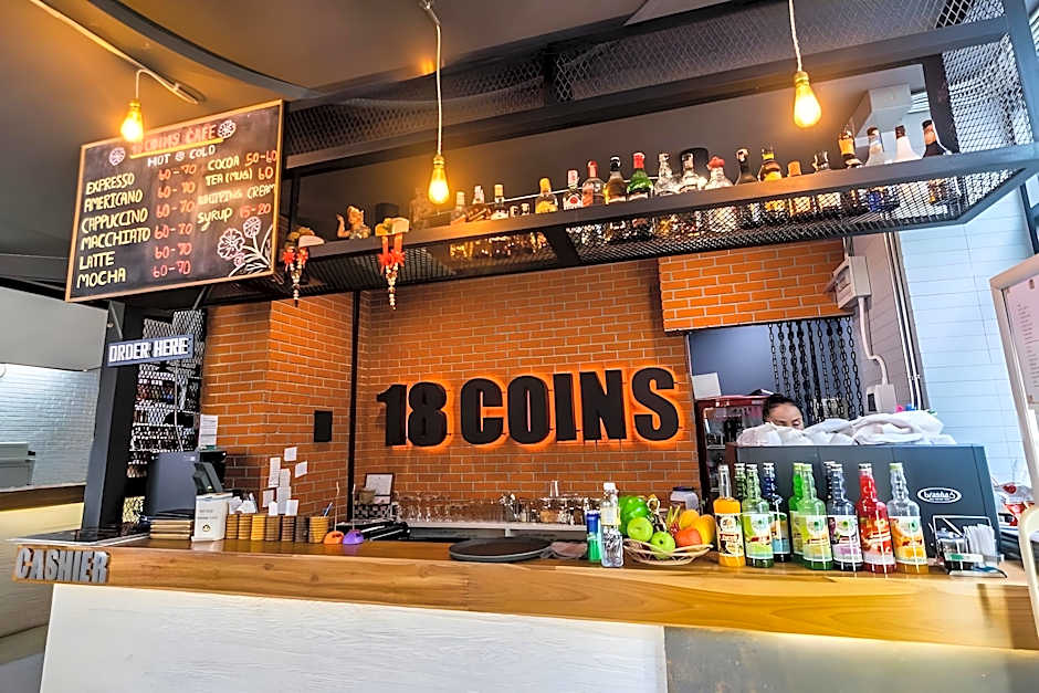 18 Coins Cafe & Hostel