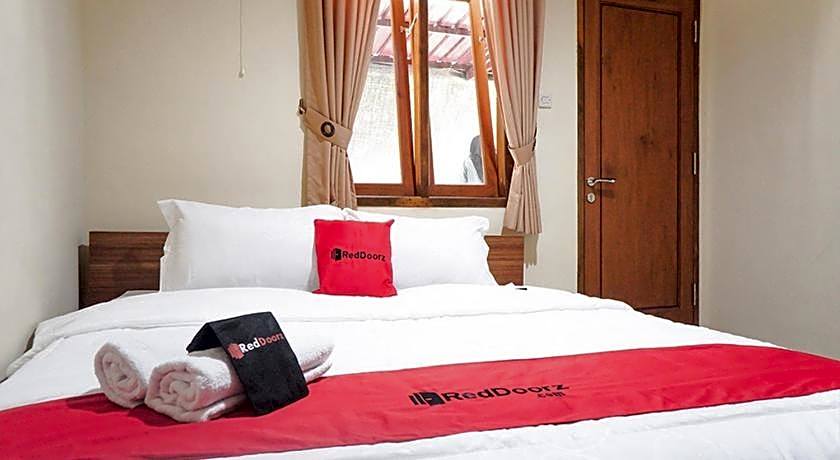 RedDoorz Syariah near Exit Tol Malang