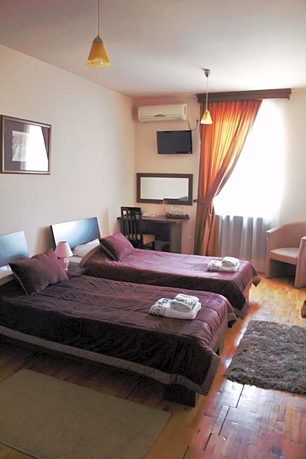 Garni Hotel City