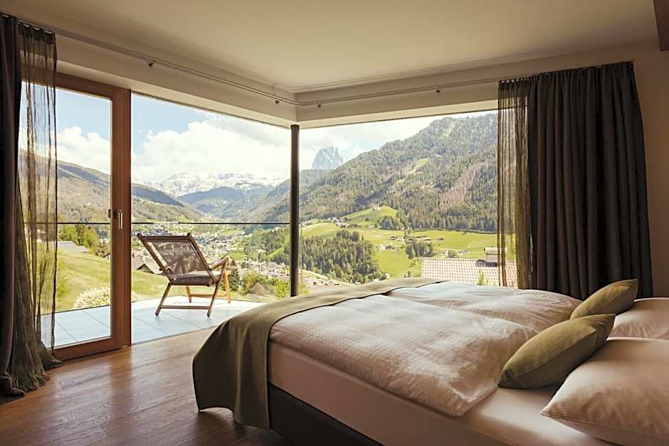 Foto 1 dari 1 — 1 King Bed, Balcony