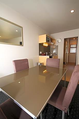 Two-Bedroom Apartment with Hot Tub