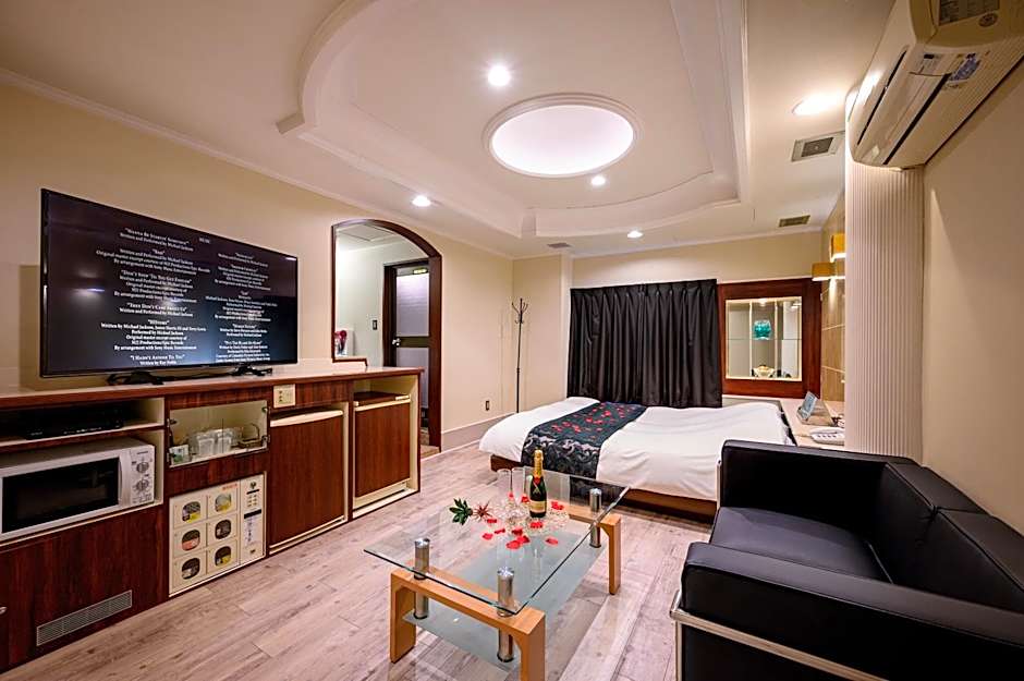 HOTEL MOBILIA (Adult Only)