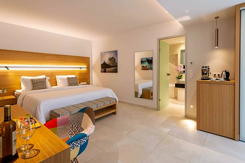 High Beach White - Adults Only