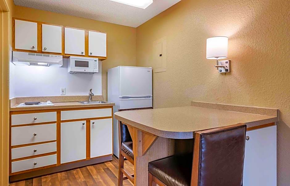 Extended Stay America Select Suites - Jacksonville - Southside - St. Johns Towne Ctr.