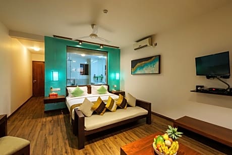 Deluxe Room Sea View with 10% off on selected wines