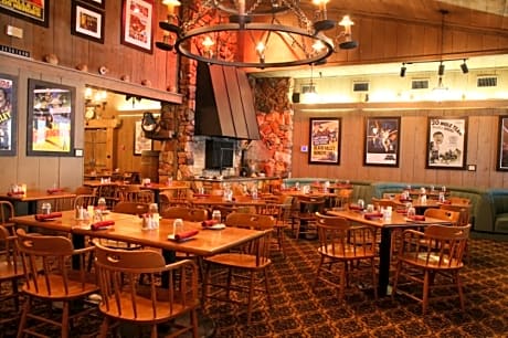 Stovepipe Wells Village