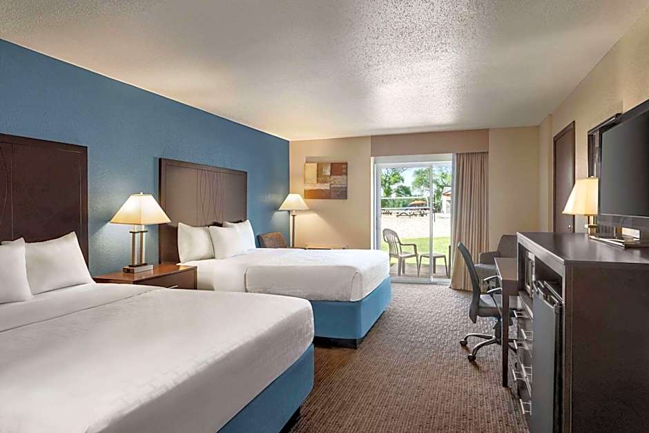 AmericInn by Wyndham La Crosse Riverfront-Conference Center