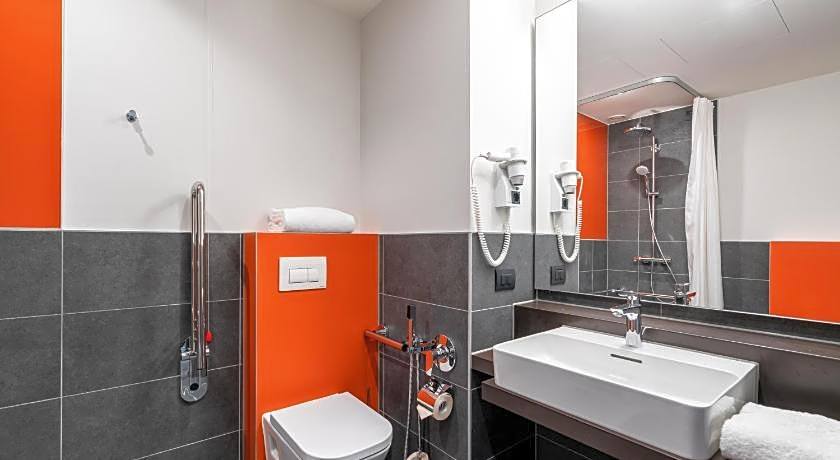 CAMPANILE DUISBURG CITY