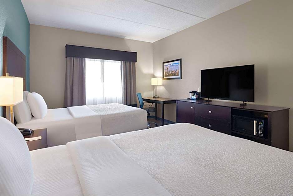 La Quinta Inn & Suites by Wyndham Knoxville Airport