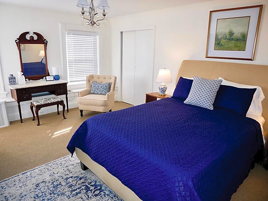Photo 1 of 7 of Deluxe 1 Queen Bed Suite