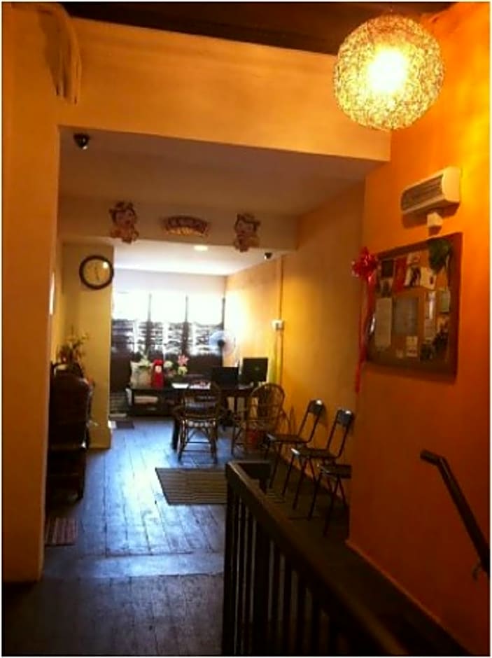 Cocoa Mews Cafe & Home