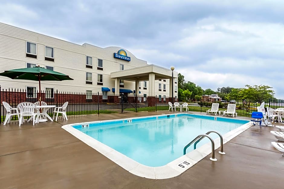 Days Inn by Wyndham Doswell At the Park