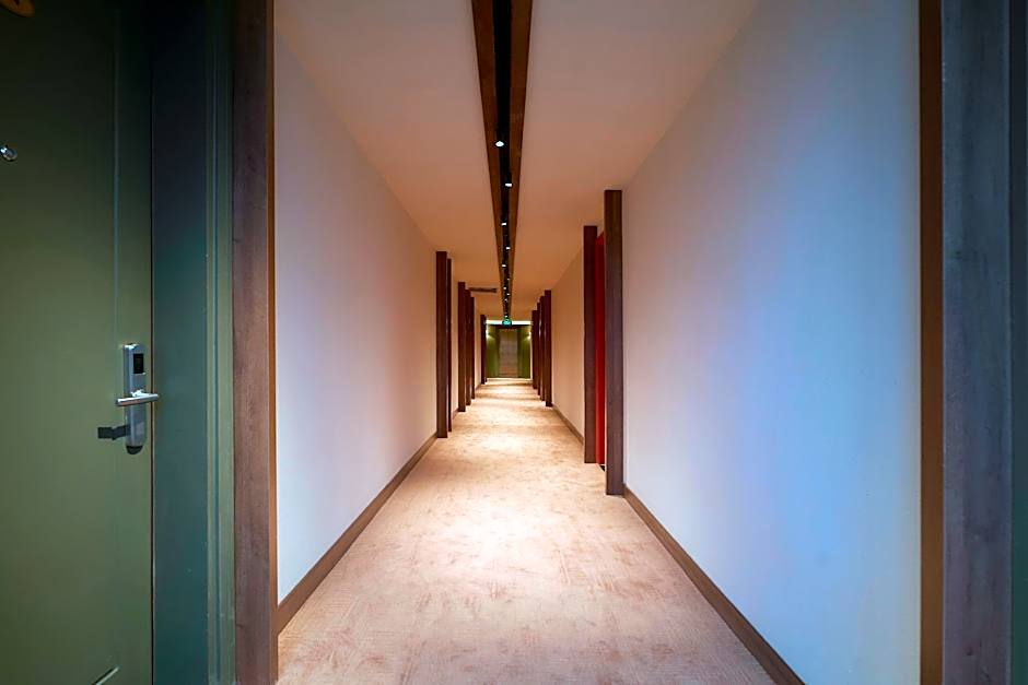 Len Hotel